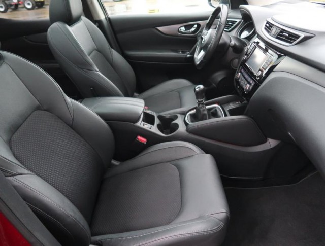 Nissan Qashqai  1.3 DIG-T 