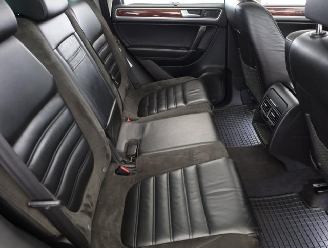 Volkswagen Touareg  3.0 TDI 