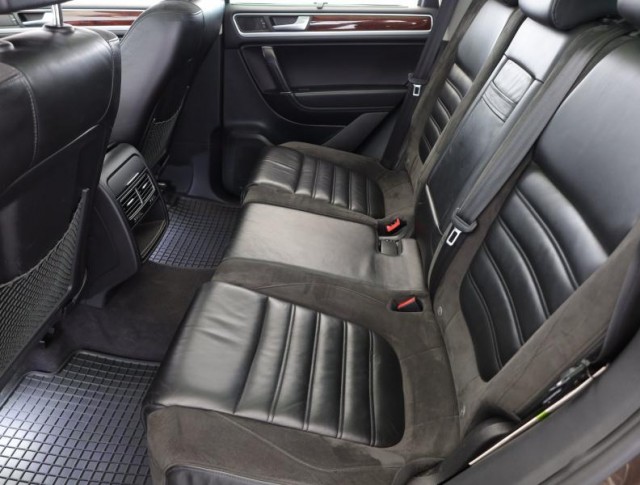 Volkswagen Touareg  3.0 TDI 