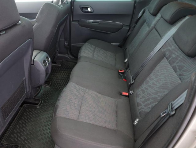 Peugeot 3008  2.0 HDi 