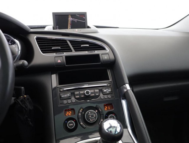 Peugeot 3008  2.0 HDi 