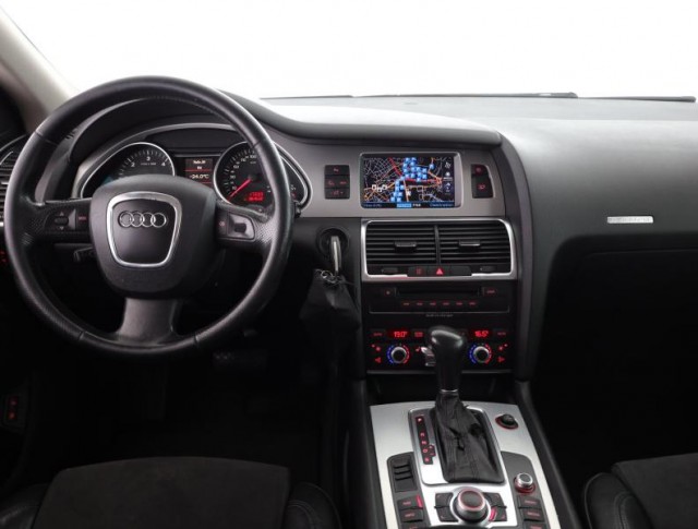 Audi Q7  3.0 TDI 