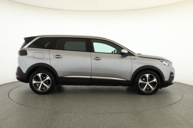 Peugeot 5008  2.0 BlueHDi 