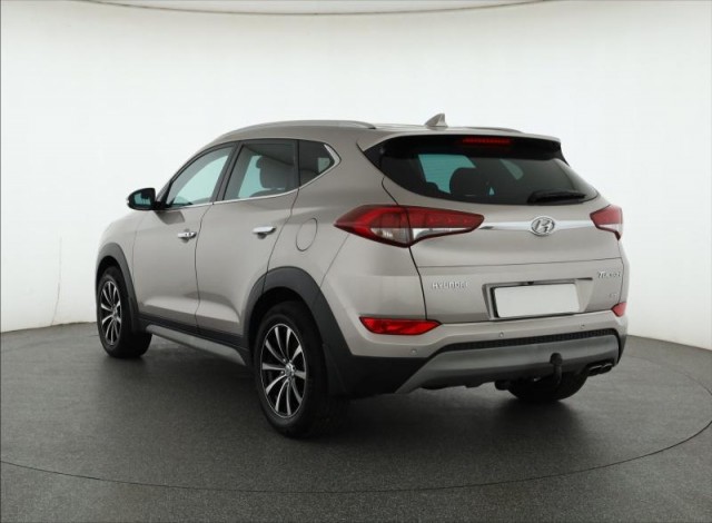Hyundai Tucson  2.0 CRDi 