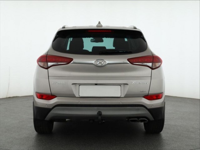 Hyundai Tucson  2.0 CRDi 