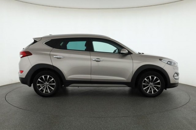 Hyundai Tucson  2.0 CRDi 