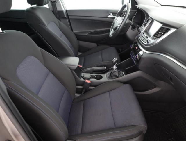 Hyundai Tucson  2.0 CRDi 
