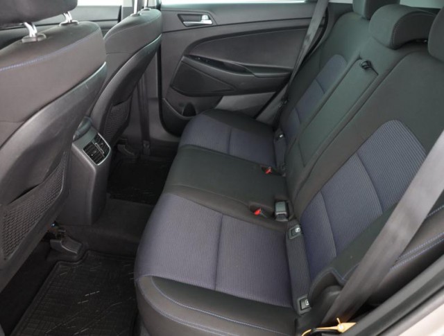 Hyundai Tucson  2.0 CRDi 