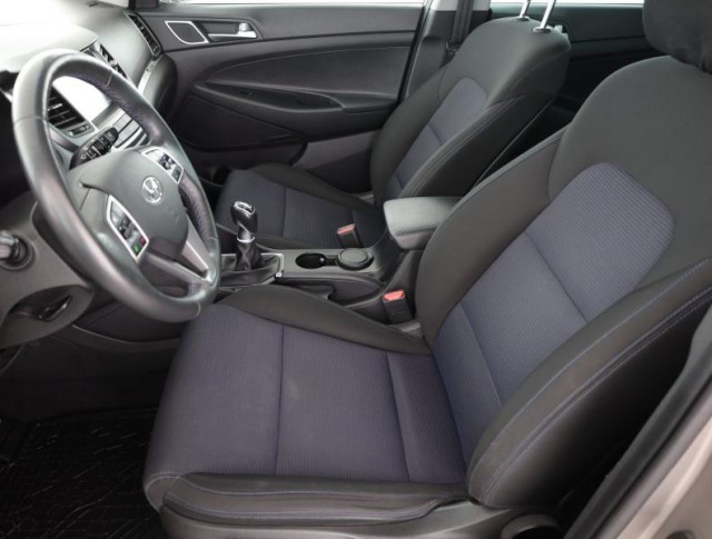 Hyundai Tucson  2.0 CRDi 