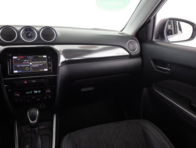 Suzuki Vitara  1.5 Hybrid 