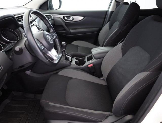 Nissan Qashqai  1.3 DIG-T 
