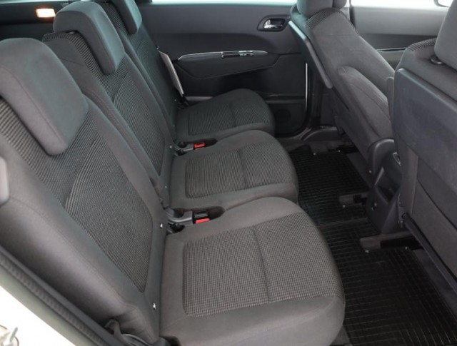 Peugeot 5008  1.6 HDi 