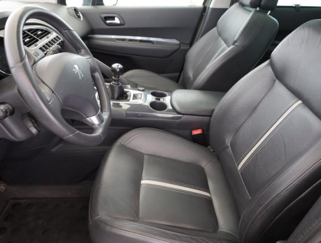 Peugeot 3008  1.6 THP 