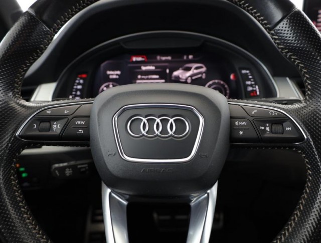Audi Q7  3.0 TDI 