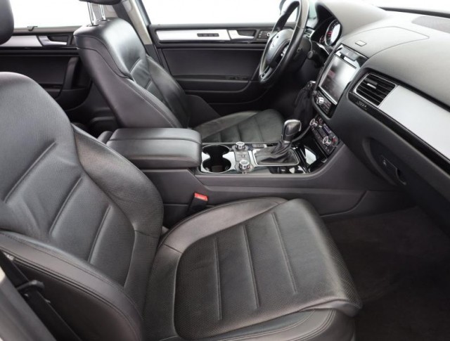 Volkswagen Touareg  3.0 TDI R-Line