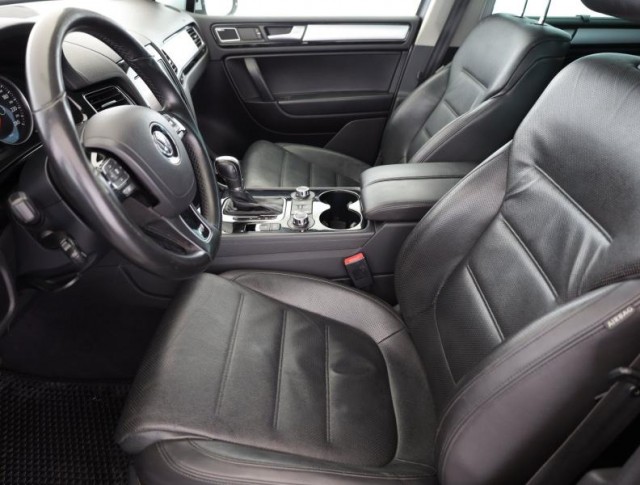 Volkswagen Touareg  3.0 TDI R-Line