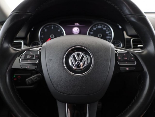 Volkswagen Touareg  3.0 TDI R-Line