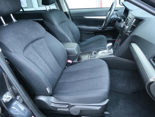 Subaru Outback  2.5 i 