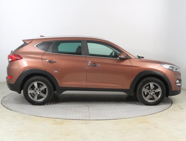 Hyundai Tucson  2.0 CRDi 