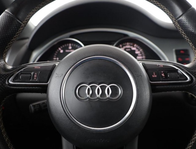 Audi Q7  3.0 TDI S-Line