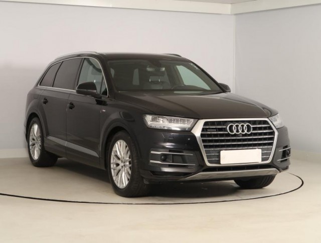 Audi Q7  3.0 TDI S-Line