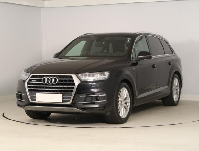 Audi Q7  3.0 TDI S-Line