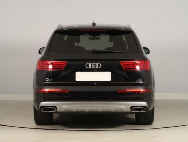 Audi Q7  3.0 TDI S-Line