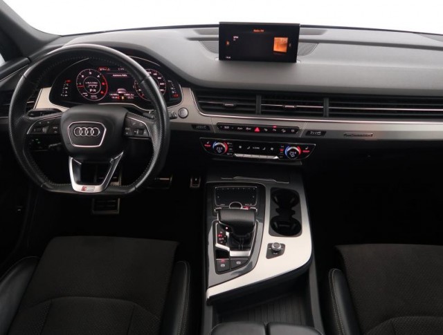 Audi Q7  3.0 TDI S-Line