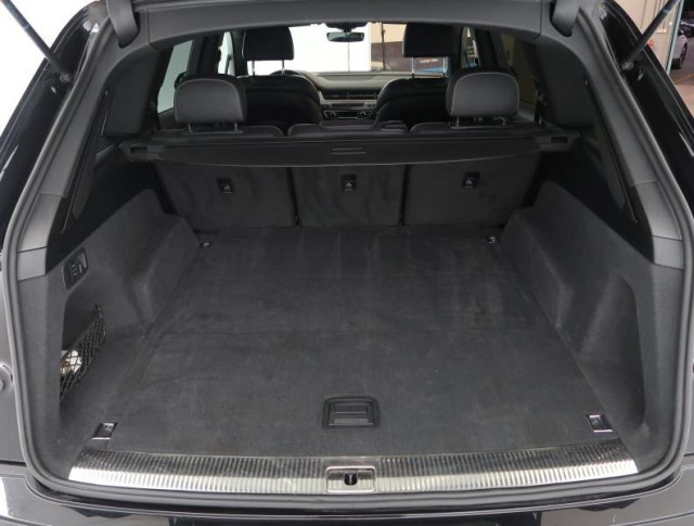 Audi Q7  3.0 TDI S-Line