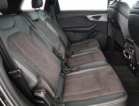 Audi Q7  3.0 TDI S-Line