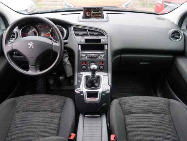 Peugeot 5008  1.6 BlueHDi 