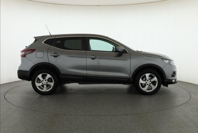 Nissan Qashqai  1.3 DIG-T 