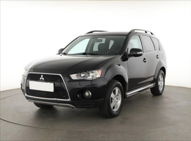 Mitsubishi Outlander  2.2 DI-D Instyle