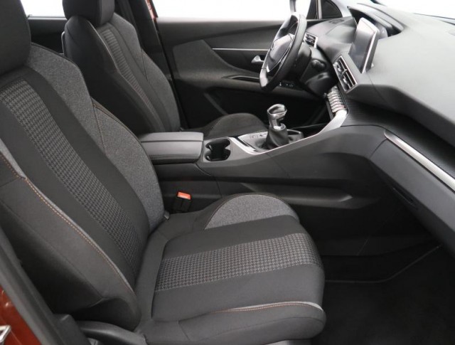 Peugeot 5008  PureTech 130 