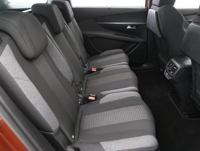 Peugeot 5008  PureTech 130 