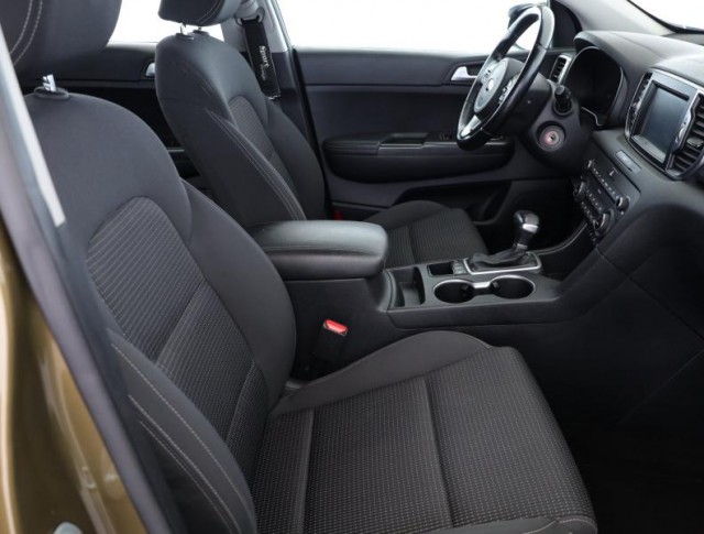 Kia Sportage  2.0 CRDi 