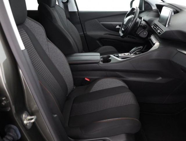 Peugeot 3008  1.5 BlueHDi 