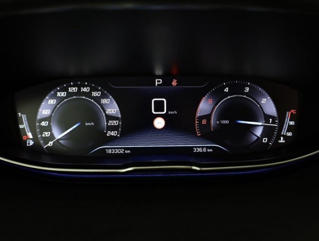 Peugeot 3008  1.5 BlueHDi 