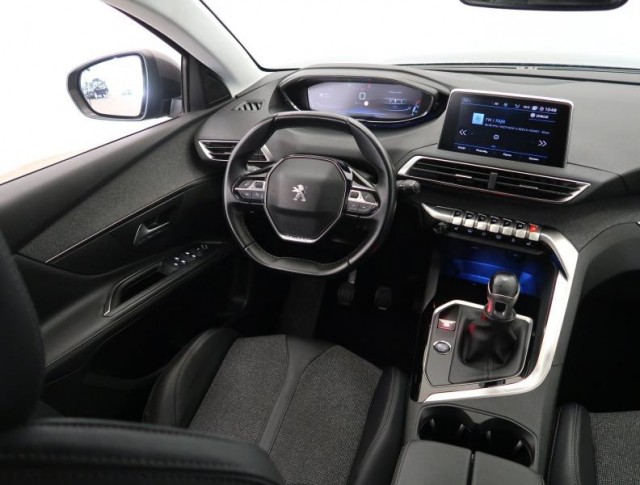 Peugeot 5008  PureTech 130 Allure