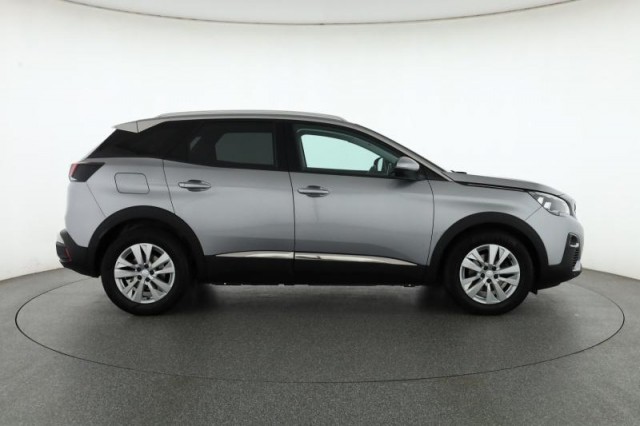 Peugeot 3008  1.5 BlueHDi 