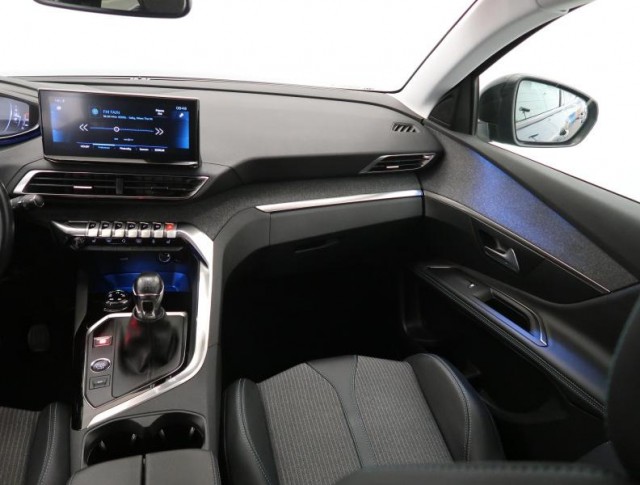 Peugeot 3008  1.5 BlueHDi 