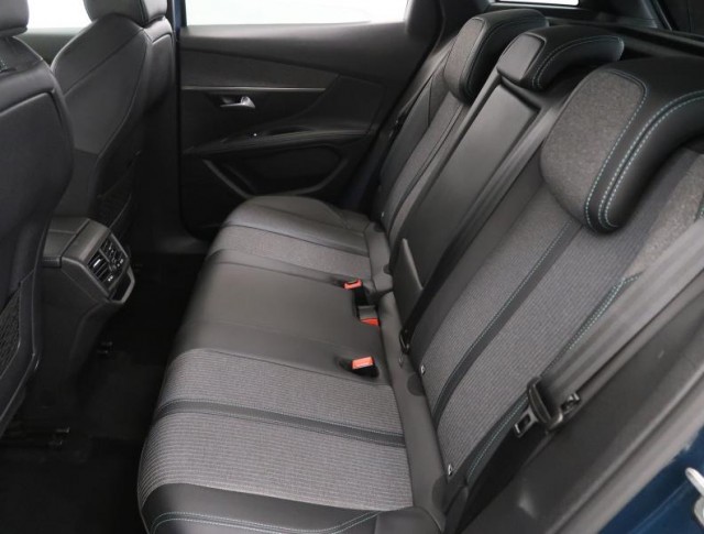 Peugeot 3008  1.5 BlueHDi 