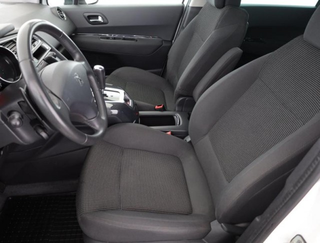 Peugeot 5008  1.6 HDi 