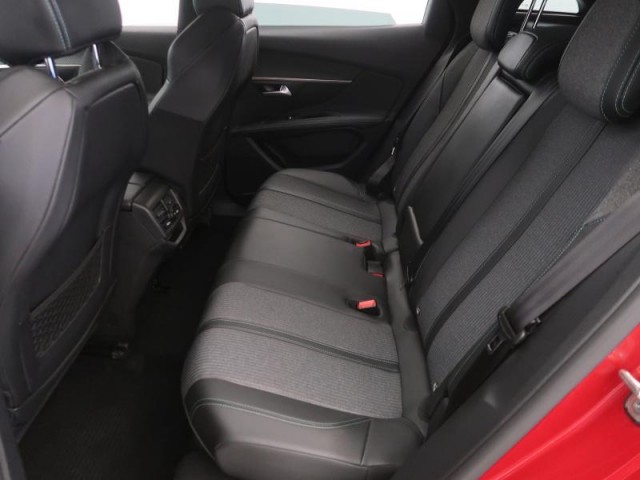 Peugeot 3008  1.5 BlueHDi 