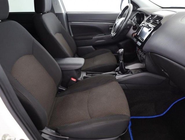 Mitsubishi ASX  2.0 MIVEC 