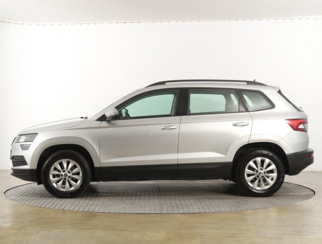 Škoda Karoq  1.0 TSI JOY