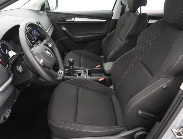 Škoda Karoq  1.0 TSI JOY