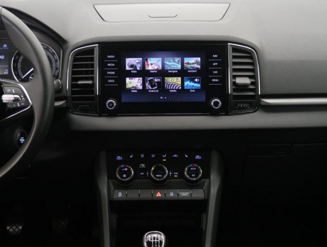 Škoda Karoq  1.0 TSI JOY