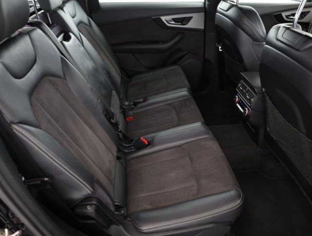 Audi Q7  3.0 TDI 
