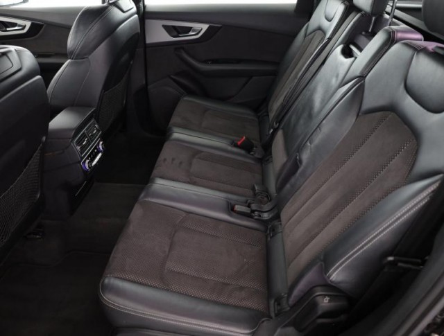 Audi Q7  3.0 TDI 